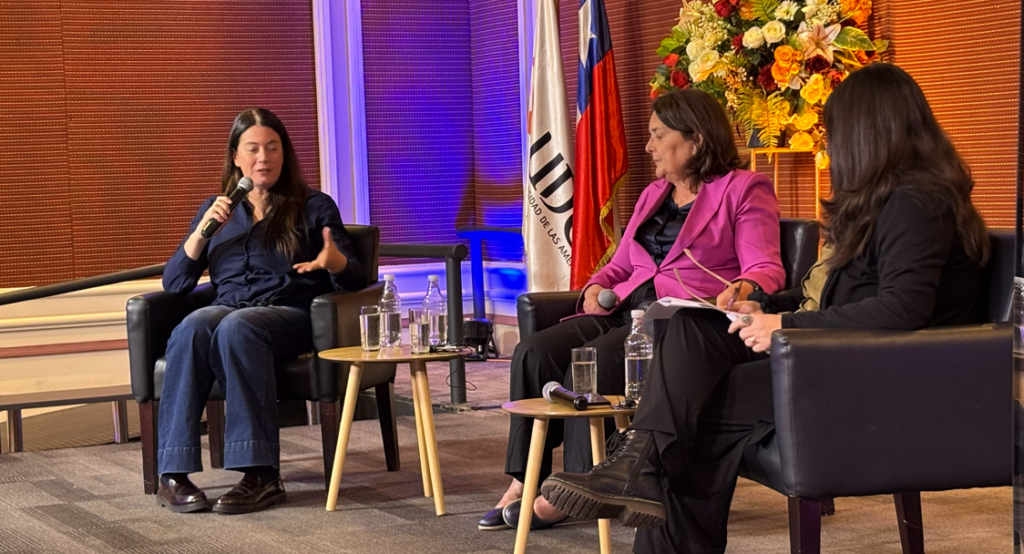 conversatorio “Paz en Movimiento” foto investigadoras