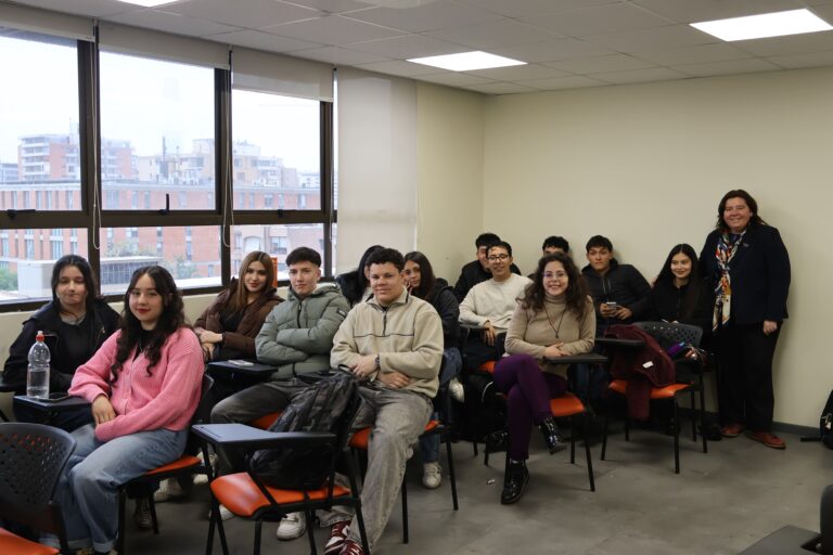 Taller de competencias laborales entrega herramientas para fortalecer la empleabilidad de estudiantes UDLA
