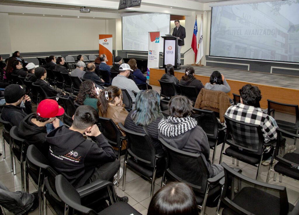 charla “Gestión de Proyectos y liderazgo en la era de las tecnologías emergentes”
