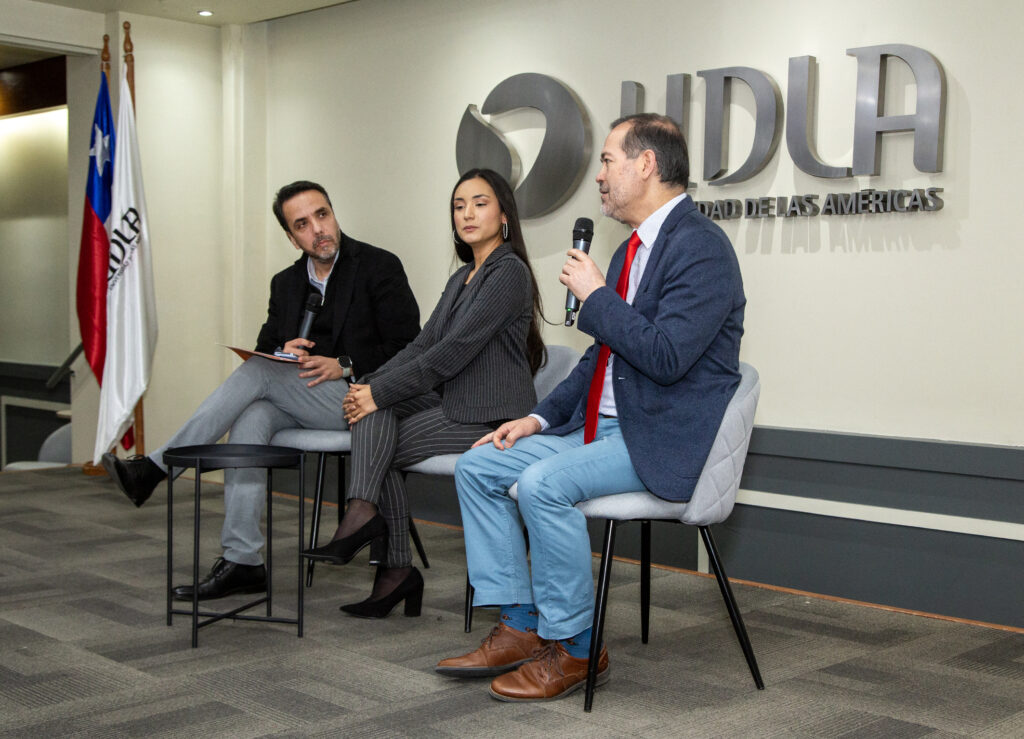 charla “Gestión de Proyectos y liderazgo en la era de las tecnologías emergentes”