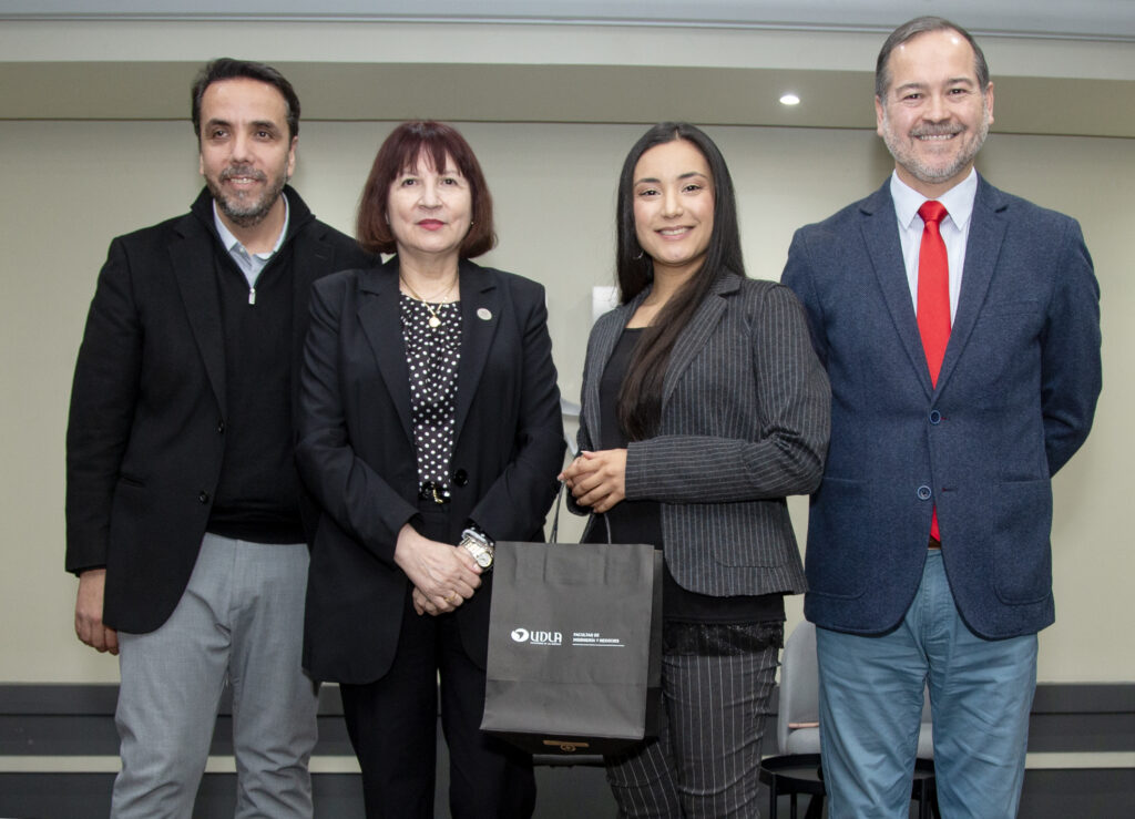 charla “Gestión de Proyectos y liderazgo en la era de las tecnologías emergentes”