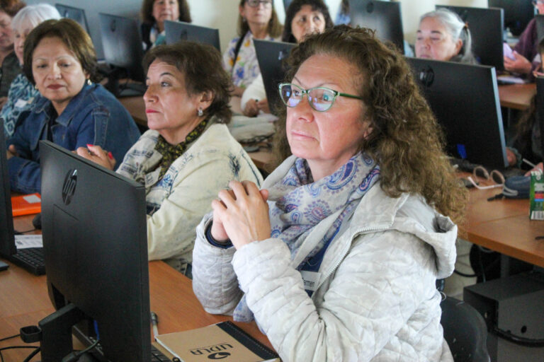 Campus La Florida da inicio a nueva versión del proyecto Mujeres Conectadas