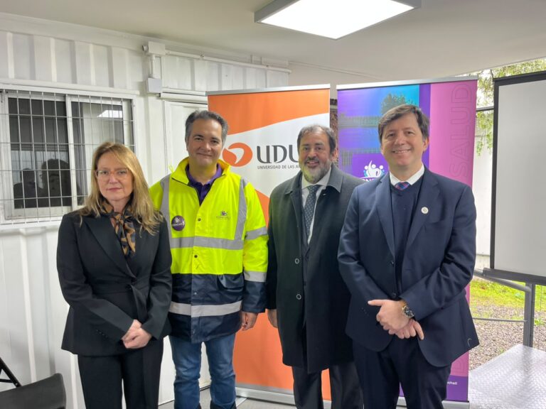 UDLA y Municipalidad de Conchalí inauguran remodelación de boxes clínicos en Cesfam Juanita Aguirre