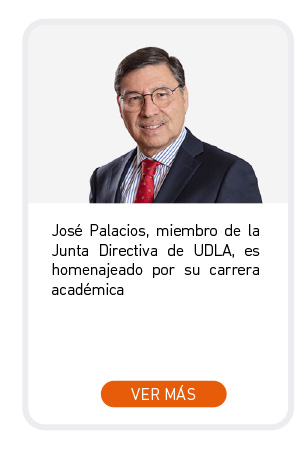Jos&eacute; Palacios, miembro de la Junta Directiva de UDLA, es homenajeado por su carrera acad&eacute;mica