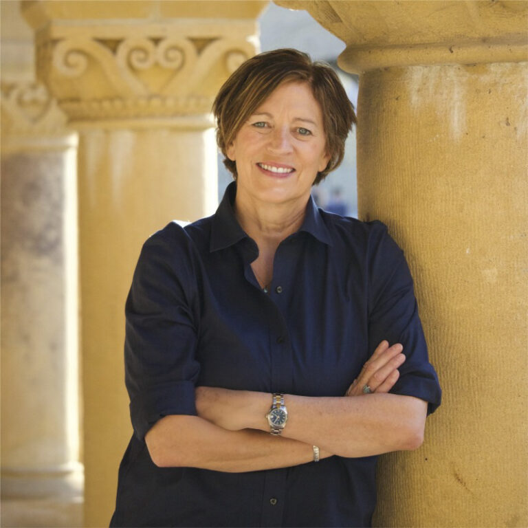 UDLA realiza conferencia internacional con experta en matemáticas de la Universidad de Stanford