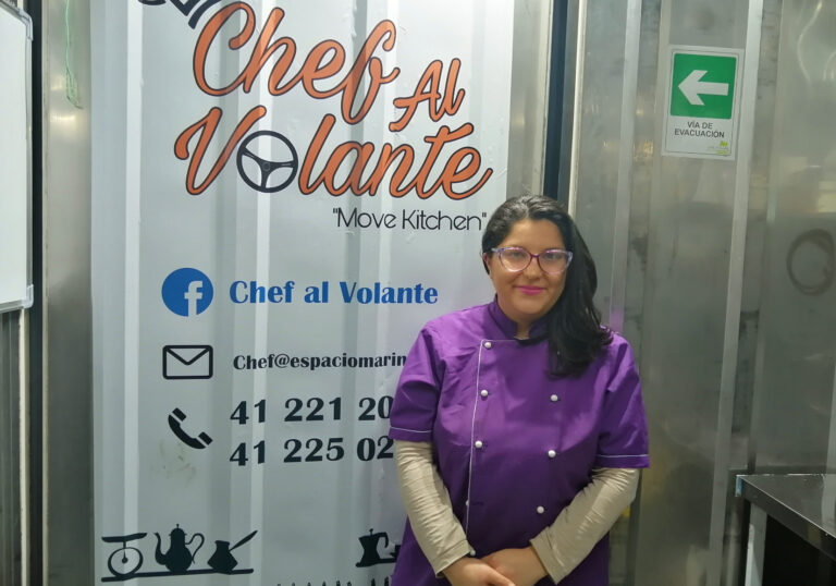 Egresada de Nutrición y Dietética asesora a camión solidario: “Me siento muy agradecida por poder ayudar en tiempos tan difíciles”