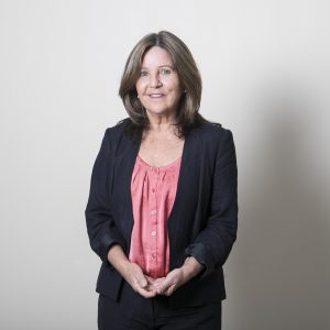 Decana de la Facultad de Educación impulsa innovación y calidad en formación docente