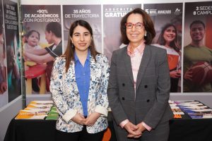 Rectora Pilar y Romaguera y Melissa Alegría
