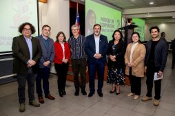 La Decana María Jesús Honorato presenta el nuevo modelo de formación práctica UDLA orientado a la equidad educativa.