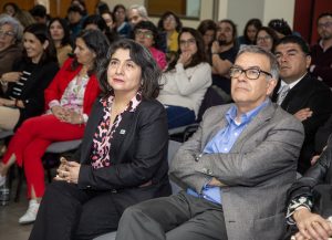 Lanzamiento del modelo de formación práctica de la Facultad de Educación UDLA con autoridades y docentes.