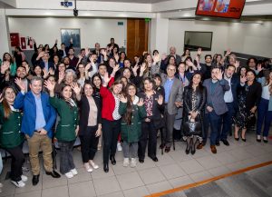 Futuras y futuros profesores de UDLA desarrollan competencias docentes bajo el modelo de formación práctica.