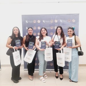 Tesistas UDLA presentan investigaciones en congreso internacional en Colombia