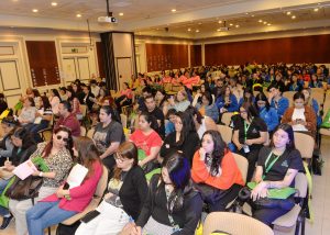 Asistentes escuchando la ponencia en el Seminario de Escuelas Hospitalarias.