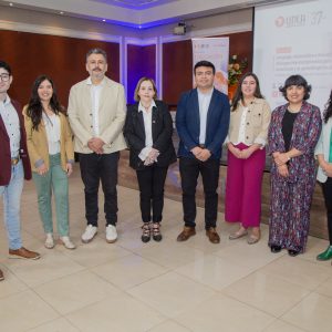 Académicos y estudiantes participan en la Jornada de Investigación de Educación Diferencial en la Facultad de Educación UDLA.