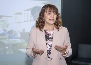 Equipo del ObIA-Educ mostrando resultados y proyecciones en la cuenta pública 2025 realizada en UDLA.