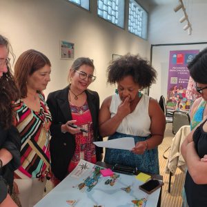 Marisol López participando en la jornada de cierre de “Cartografías de la Equidad”, en un espacio de diálogo con mujeres líderes de la región.