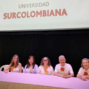 Académica y estudiantes de Pedagogía en Educación Básica UDLA realizan pasantía académica en la Universidad Surcolombiana.