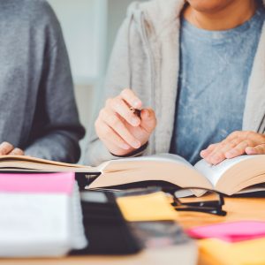 Loreto Cantillana, académica investigadora de la Facultad de Educación UDLA, expone en congreso internacional de gestión e innovación educativa en España.